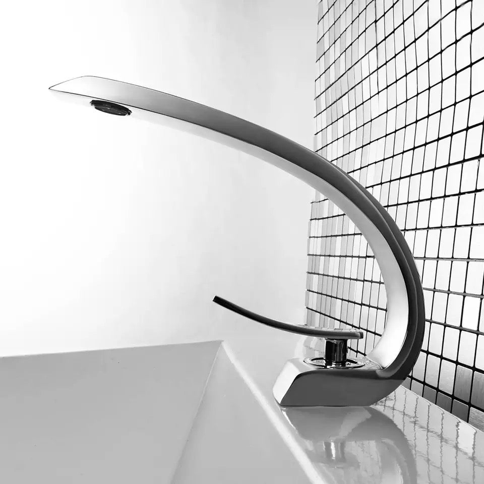 Robinet de salle de bain Mitigeur lavabo salle bain design moderne Laiton Ceramique chrome IDK6101-1 avec flexibles