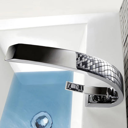 Robinet de salle de bain Mitigeur lavabo salle bain design moderne Laiton Ceramique chrome IDK6101-1 avec flexibles
